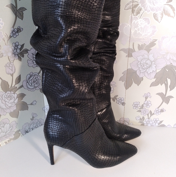 Gorgeous pair of Vince Camuto Armonda Slouchy Boots, Black Leather. NWOT - Picture 3 of 6